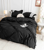 Lenjerie de Pat din Finet Premium cu Inimi Brodate, 6 piese - Negru