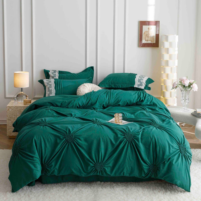 Lenjerie de Pat din Finet Premium cu Inimi Brodate, 6 piese - Verde Smarald