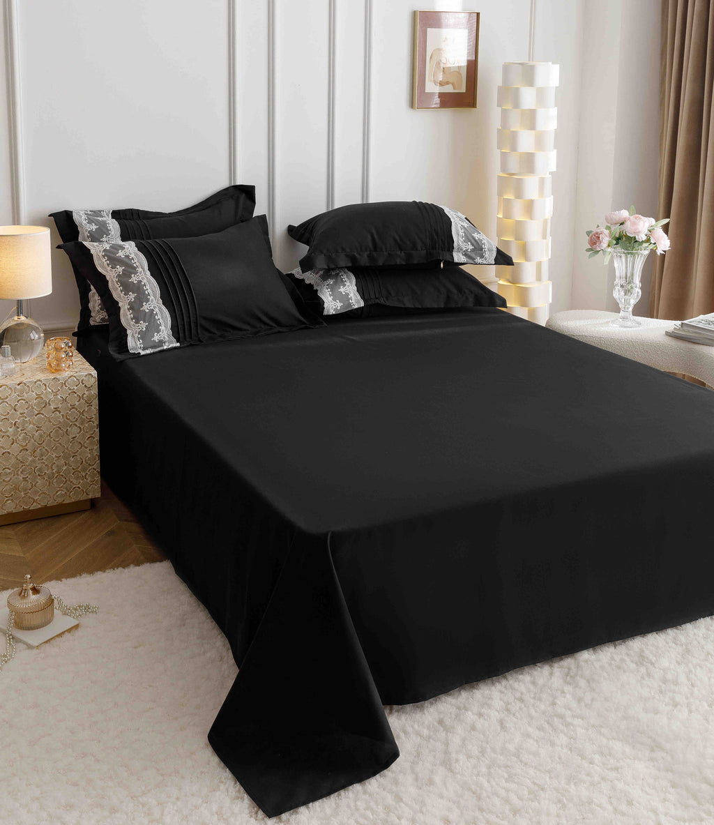 Lenjerie de Pat din Finet Premium cu Inimi Brodate, 6 piese - Negru