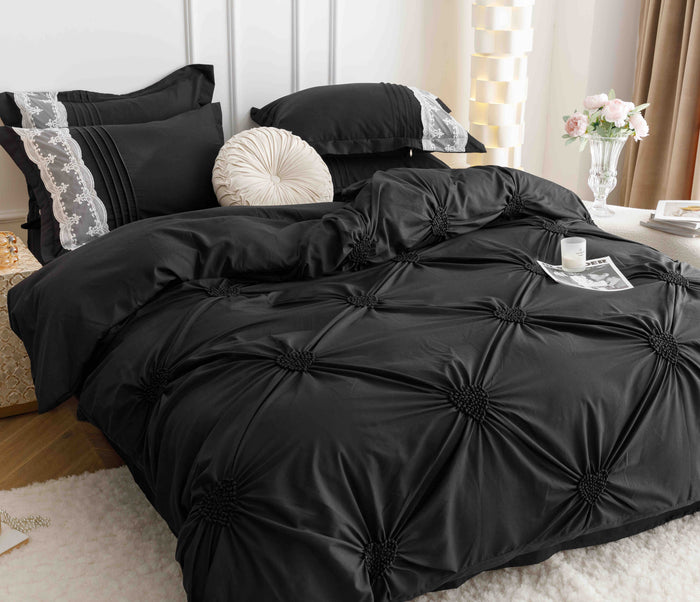 Lenjerie de Pat din Finet Premium cu Inimi Brodate, 6 piese - Negru